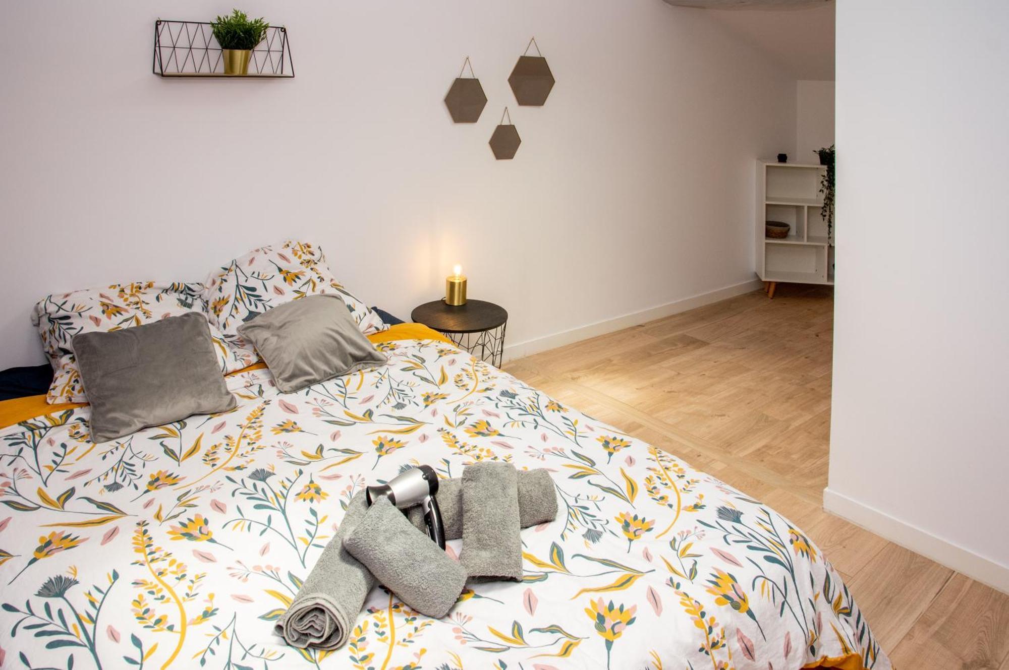 Duplex Cocoon - 10 Min De Blaye - 20 Min Cnpe - Wifi - Tv Hd Leilighet Saint-Seurin-de-Cursac Eksteriør bilde
